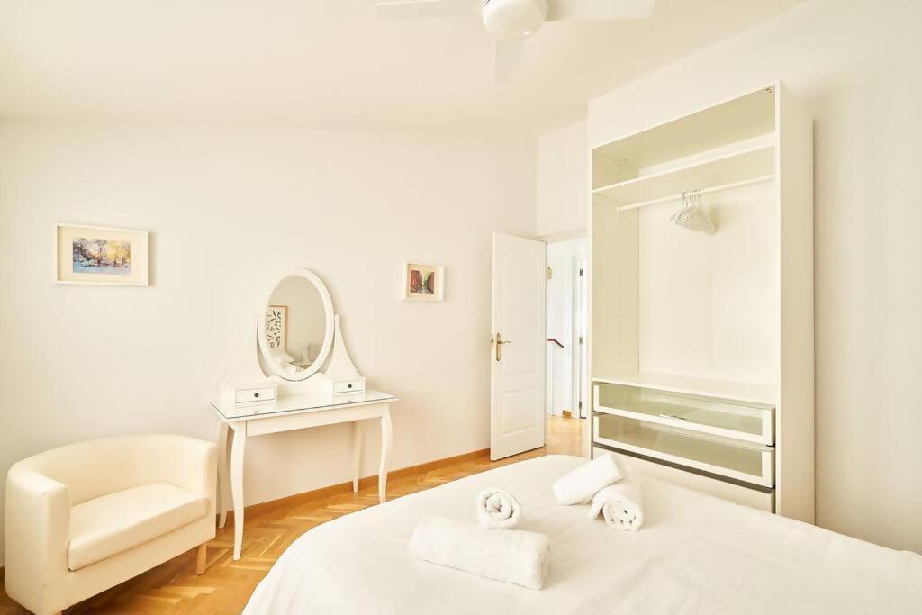 Duplex Palacio Congreso Centro Con Parking Apartment *